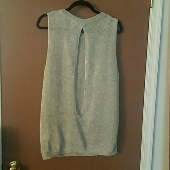 H&M Top - Picture 3 of 5